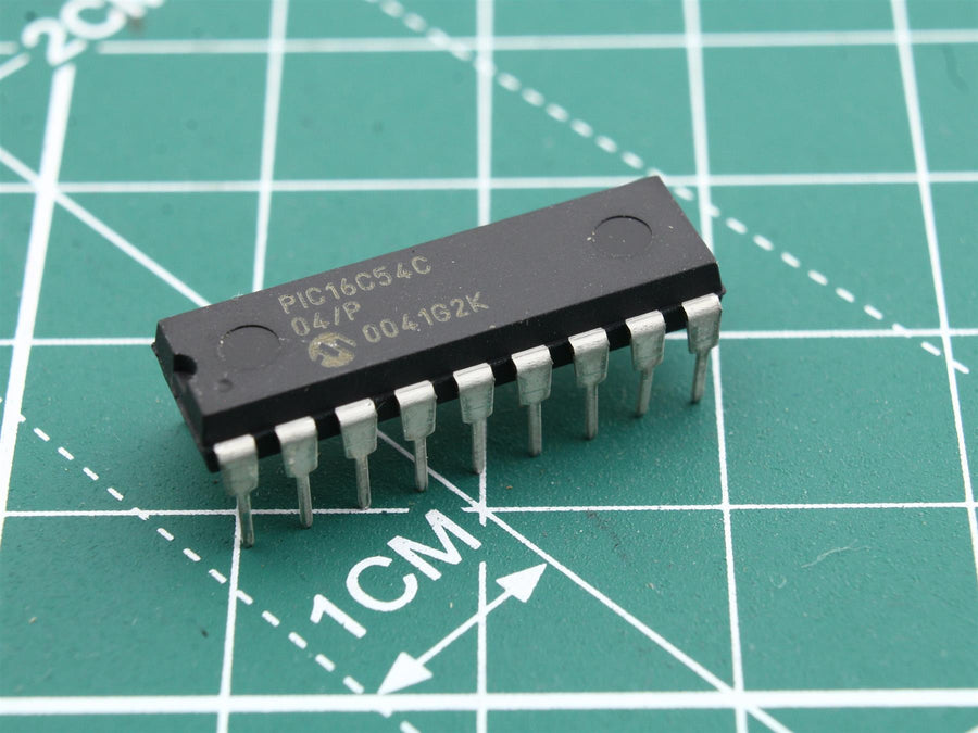 PIC16C54C 04/P Integrated Circuit - Used