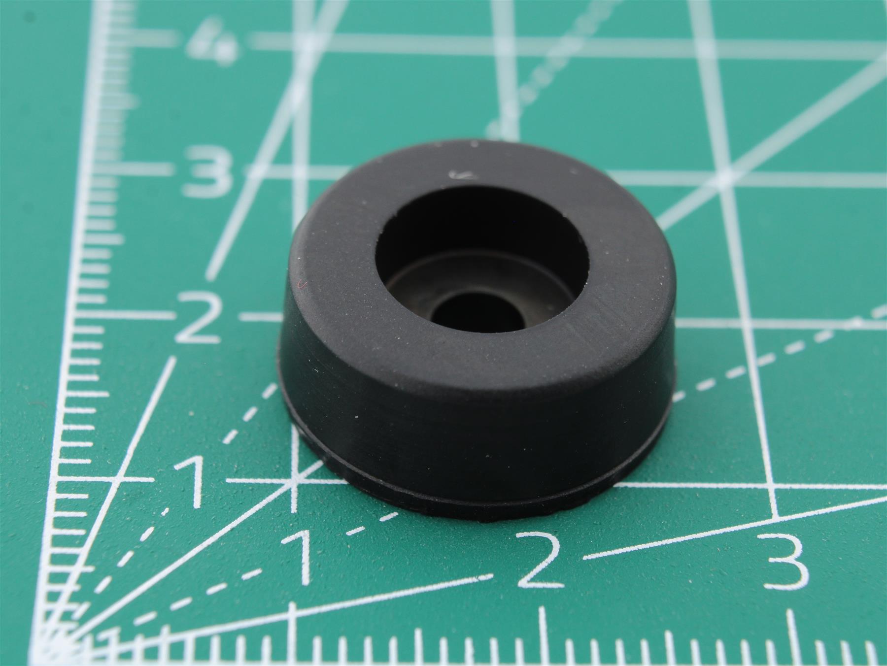 Pé redondo de borracha com orifício Ø4,0mm Base Ø17,2mm