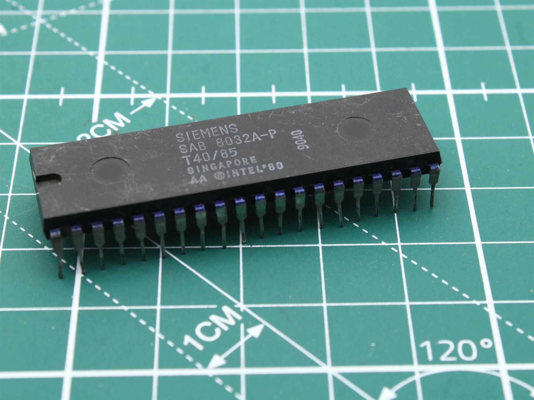 SIEMENS SAB8032A-P Integrated circuit