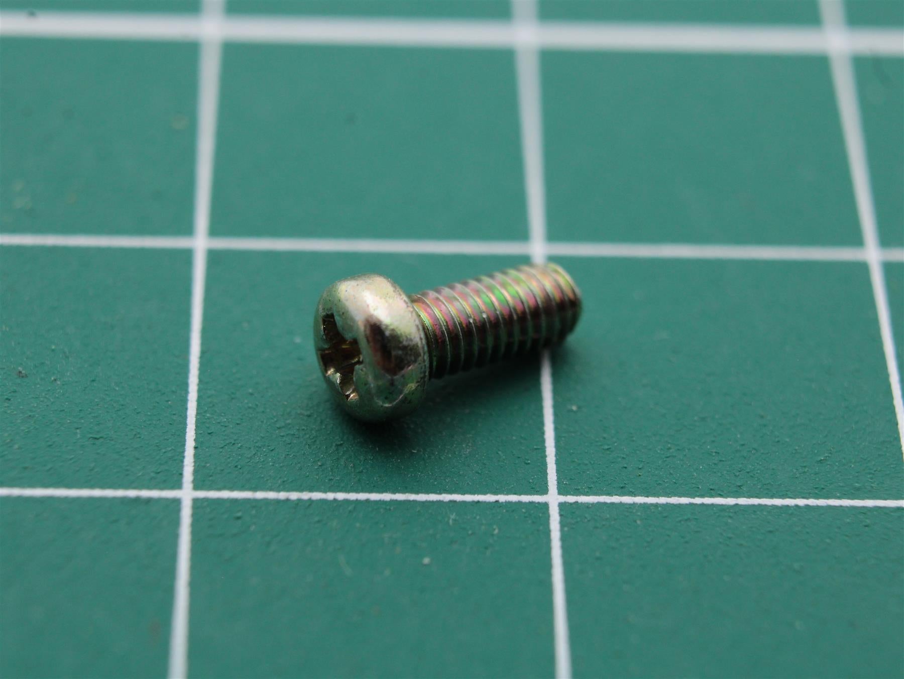 Bang & Olufsen 2039050 – Screw 2.6×6 mm Genuine Reconditioned P