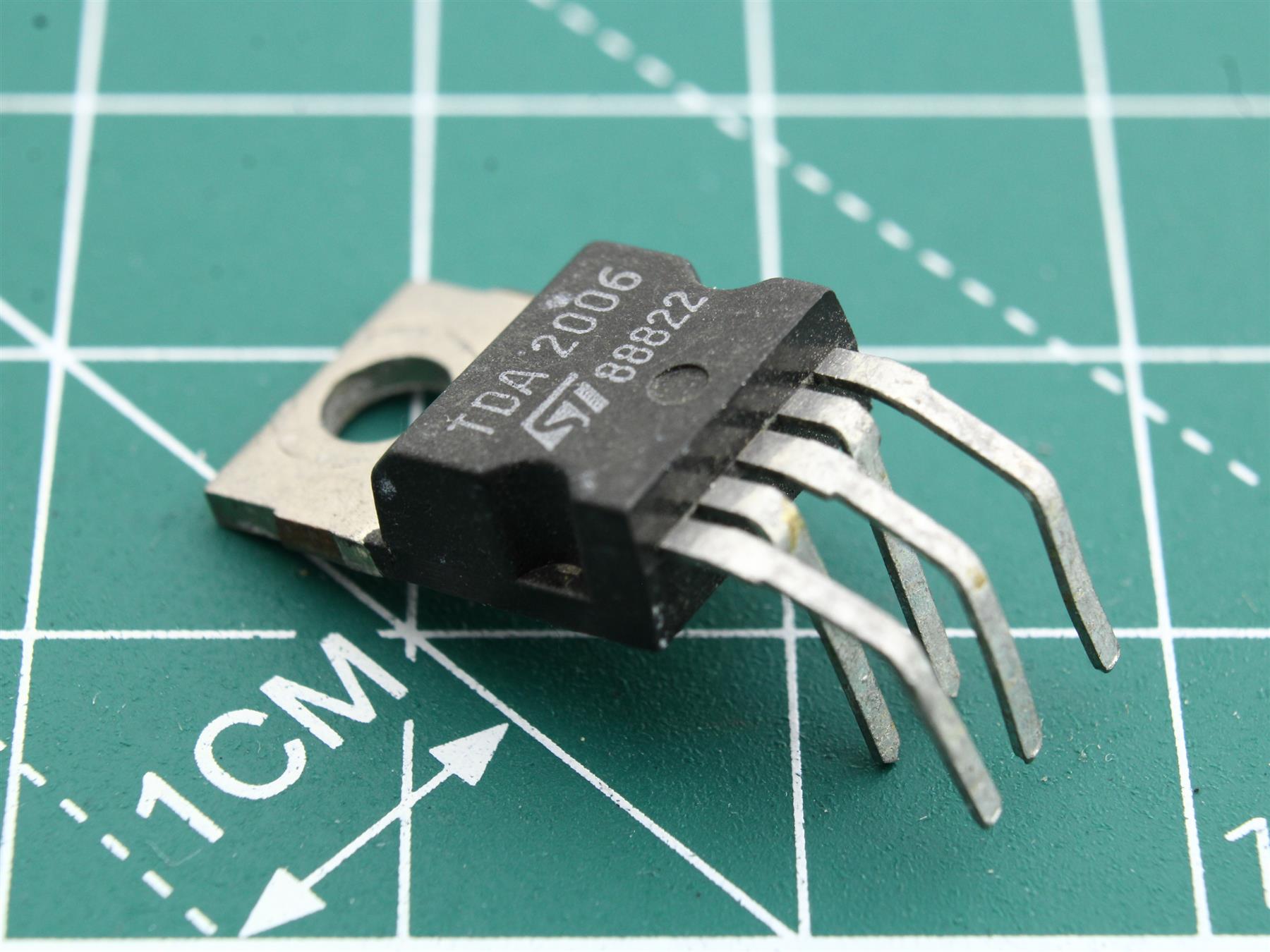 TDA2006 integrated circuit