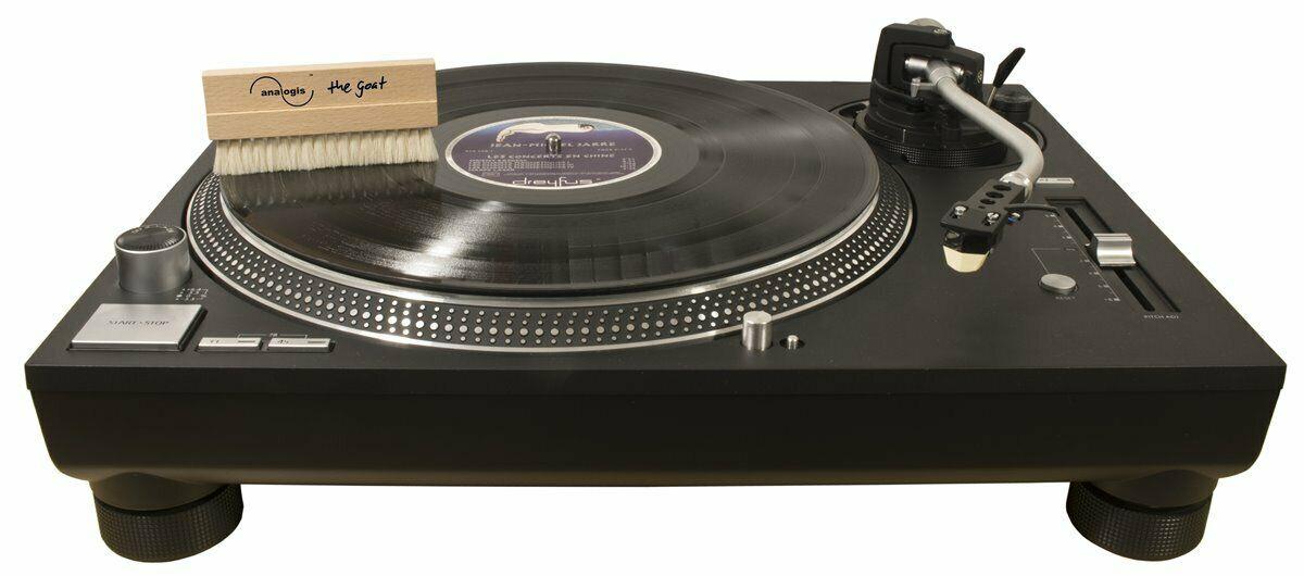 Anti-static record cleaning brush analogis