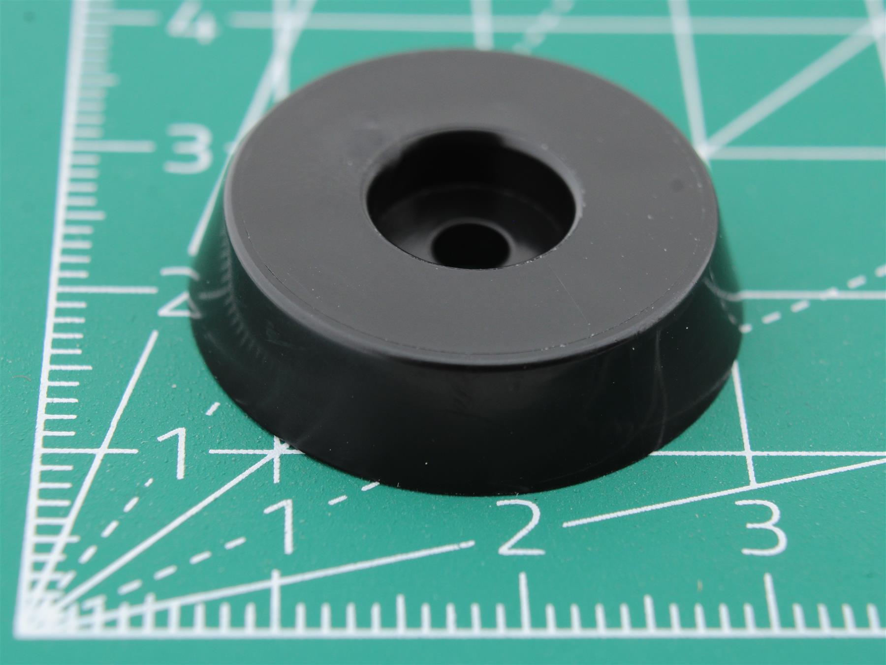 Pé redondo de polietileno com orifício Ø3,3mm Base Ø25,0mm