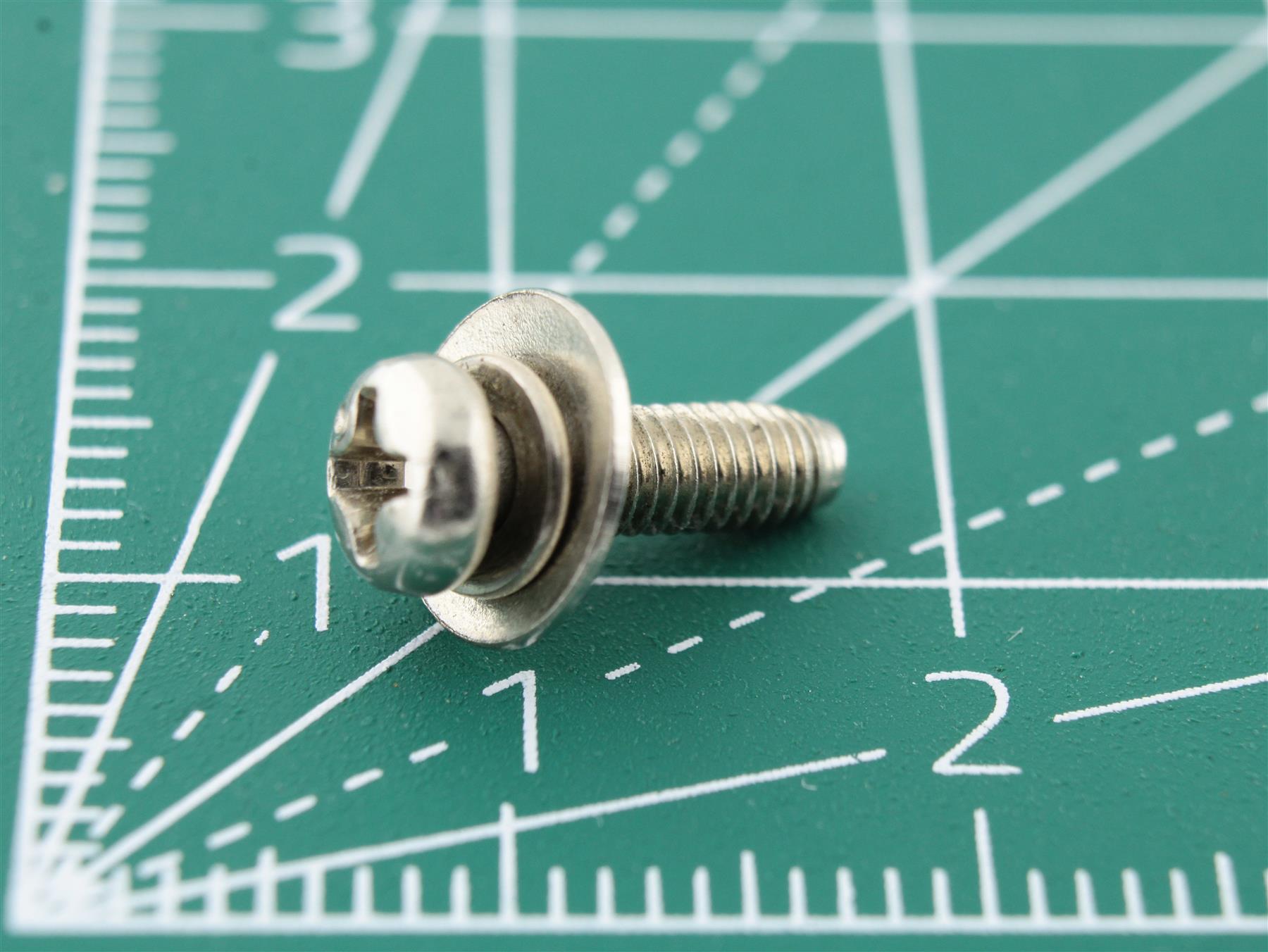 Custom Screw M2.89 x 11.6 for Vintage Audio Equipment (Aiwa)