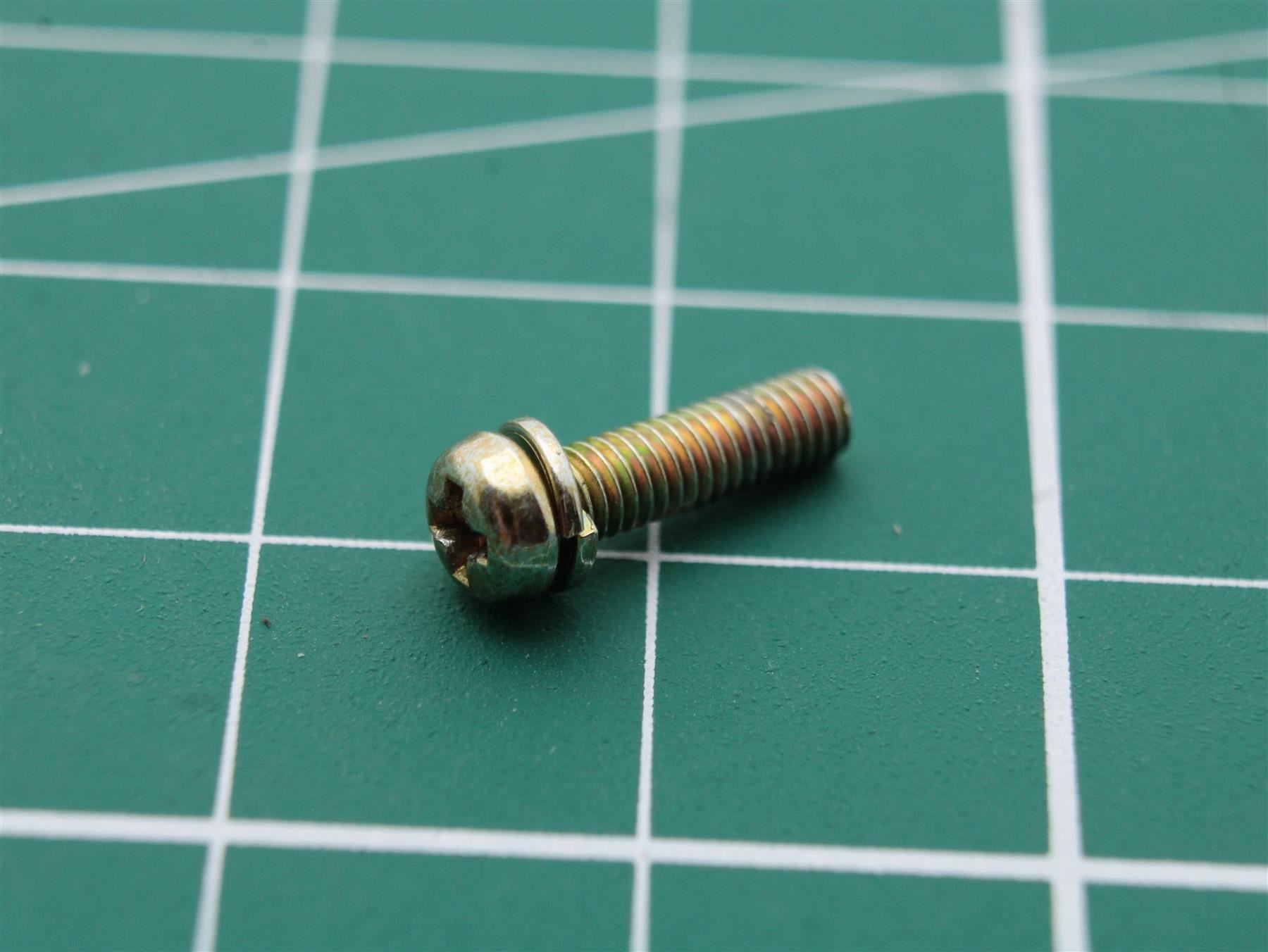 Bang & Olufsen Beocenter 2200 (Screw) Part Position: 22132