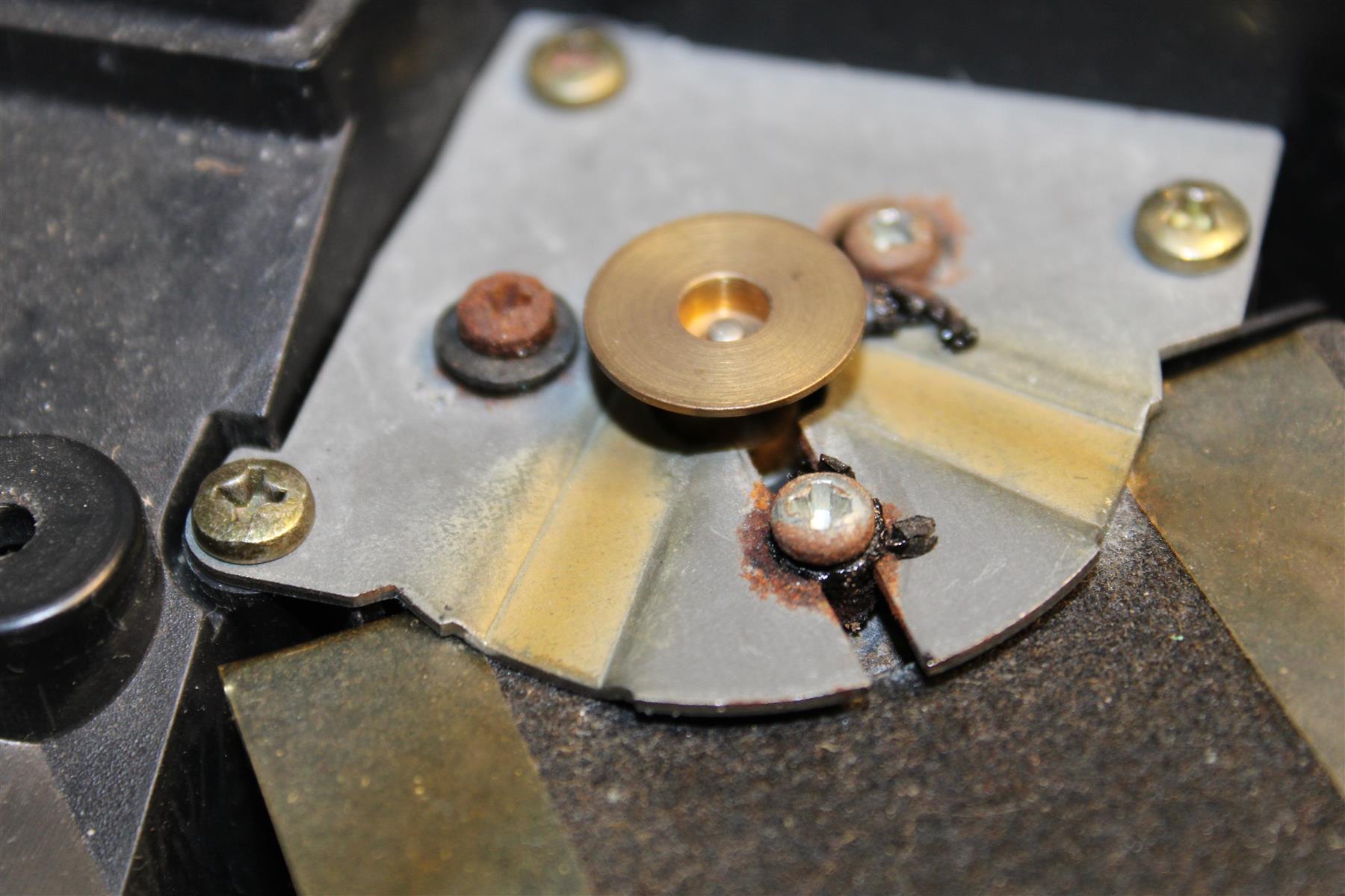 Turntable Belt + Motor Grommet For Compact System Beocenter 2200 (1985-1986)