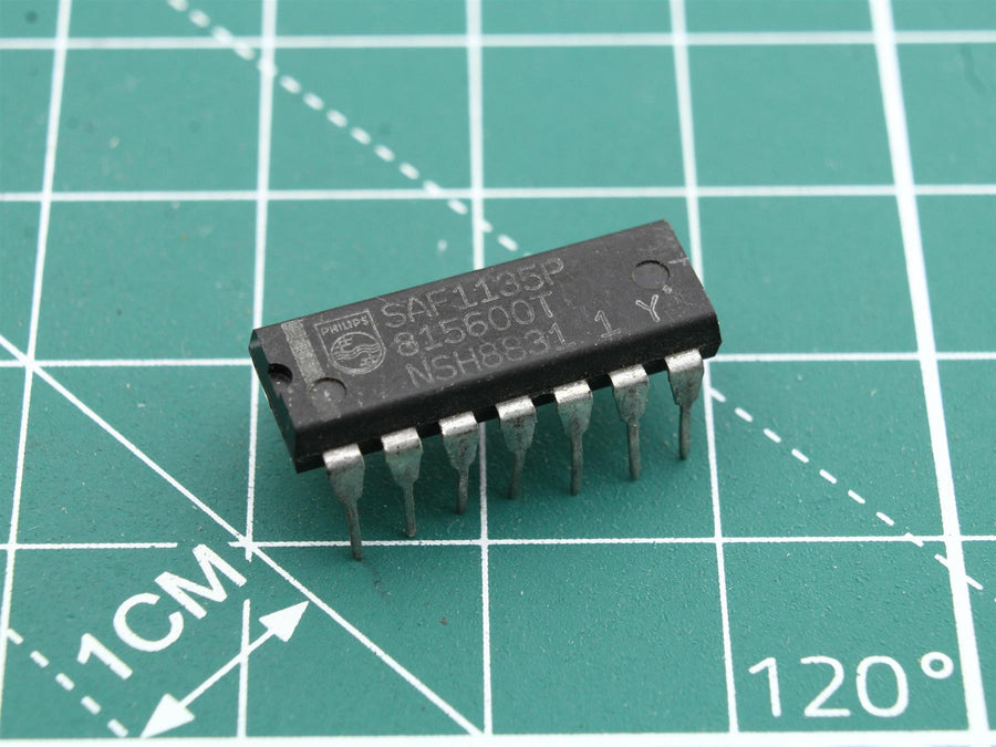 SAF1135P Integrated Circuit (IC) - Used