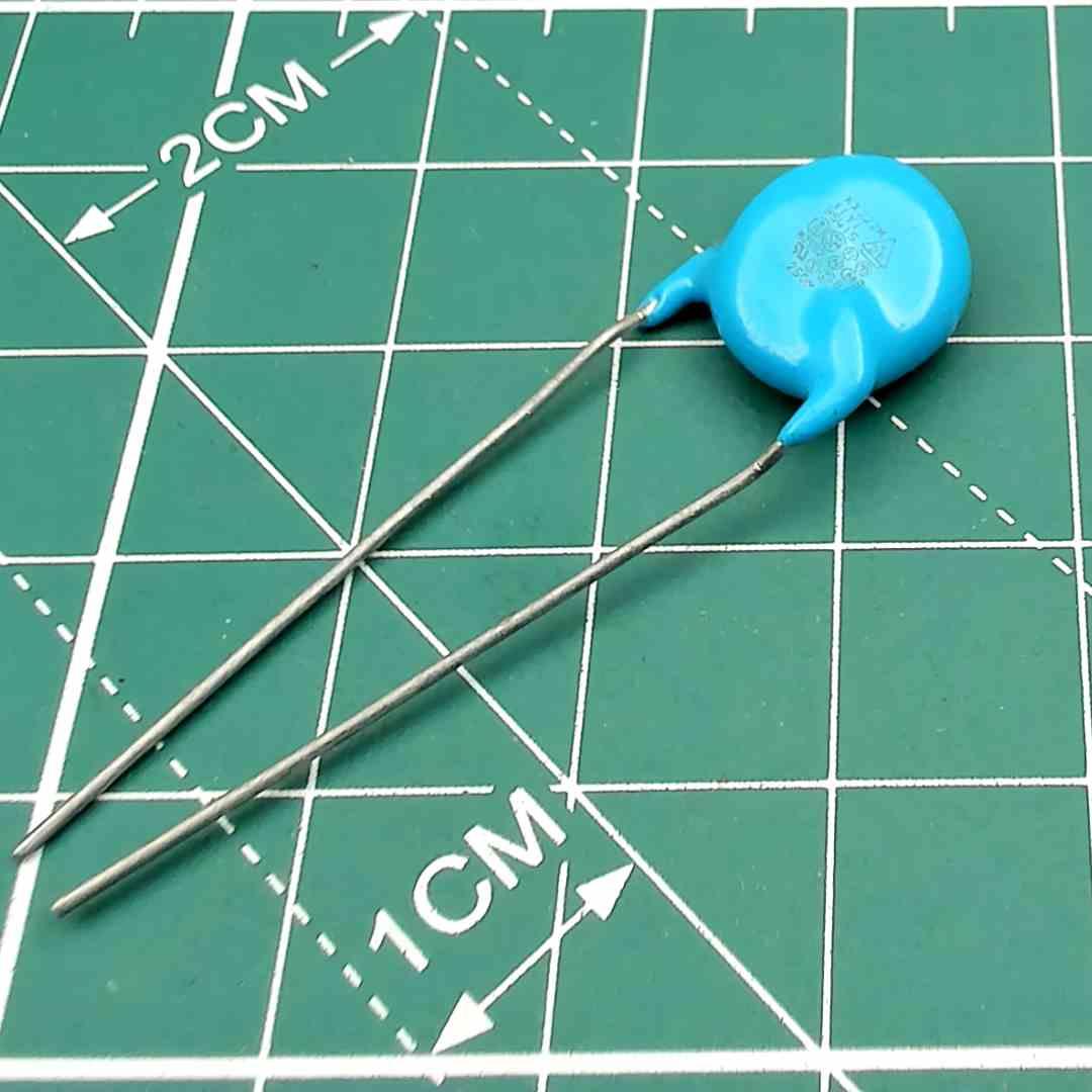 Ceramic Capacitor 2.2nF 250 Volts AC KX222M XiYI 250AC