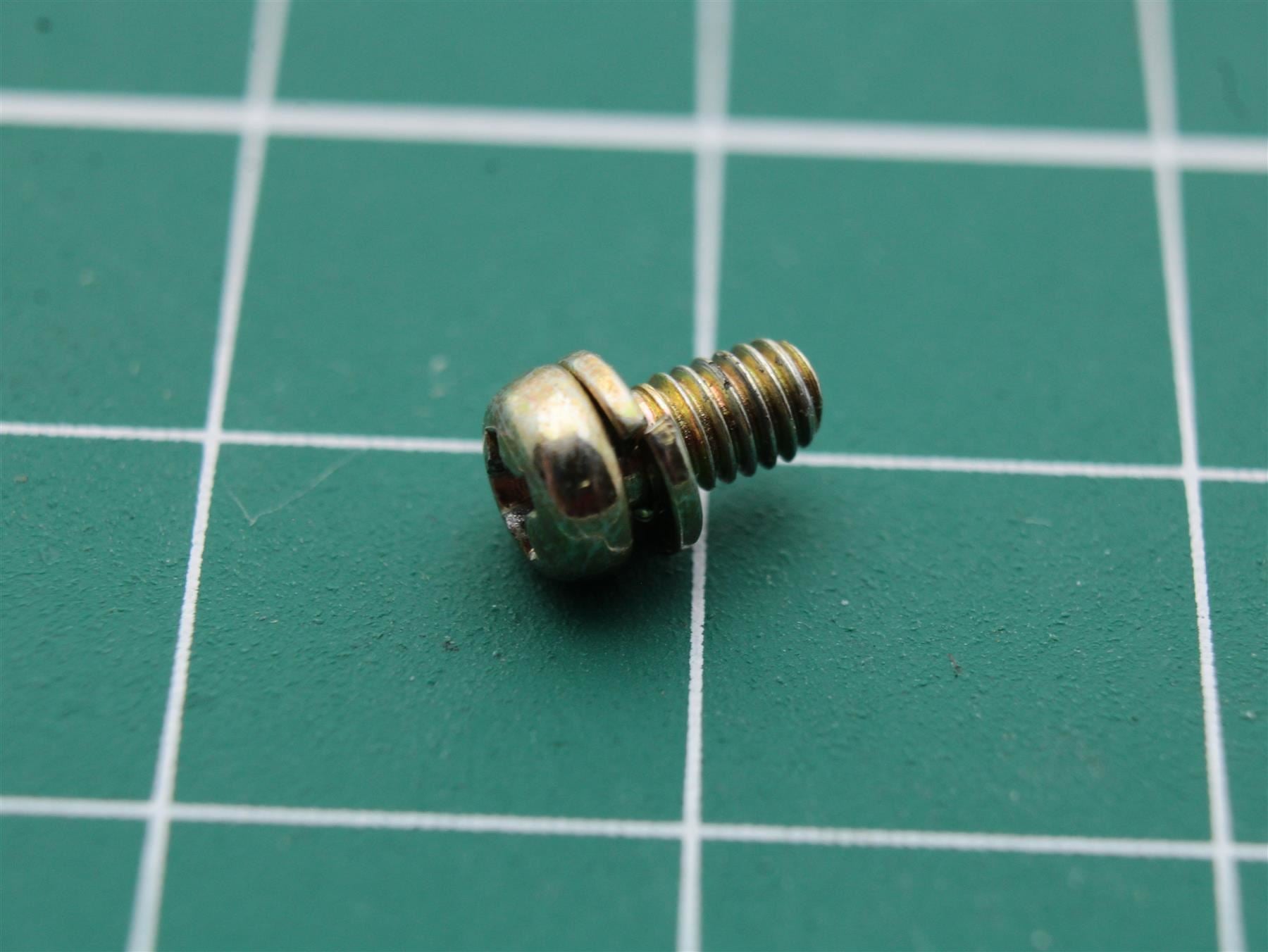 Bang & Olufsen Beocenter 2200 (Screw) Part Position: 22070;22119