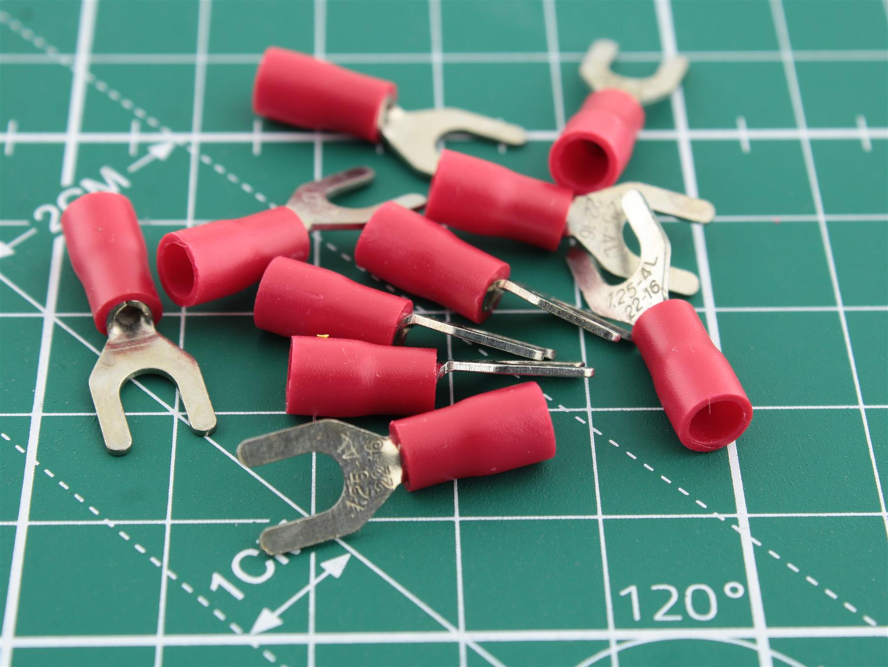 Fork Terminal Red Insulated (0.5–1.5 mm²) 4.3×8.1 mm Pack of 10