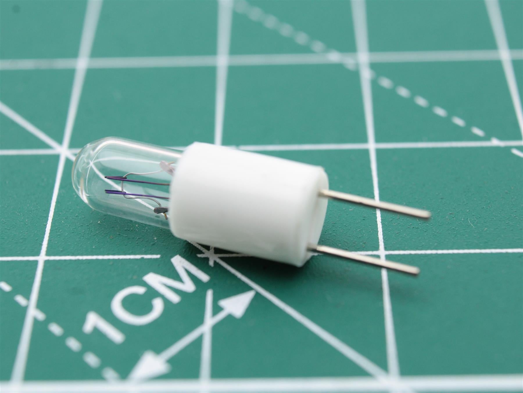 Incandescent Lamp 14 Volts 80mA Ø:6mm L:15mm