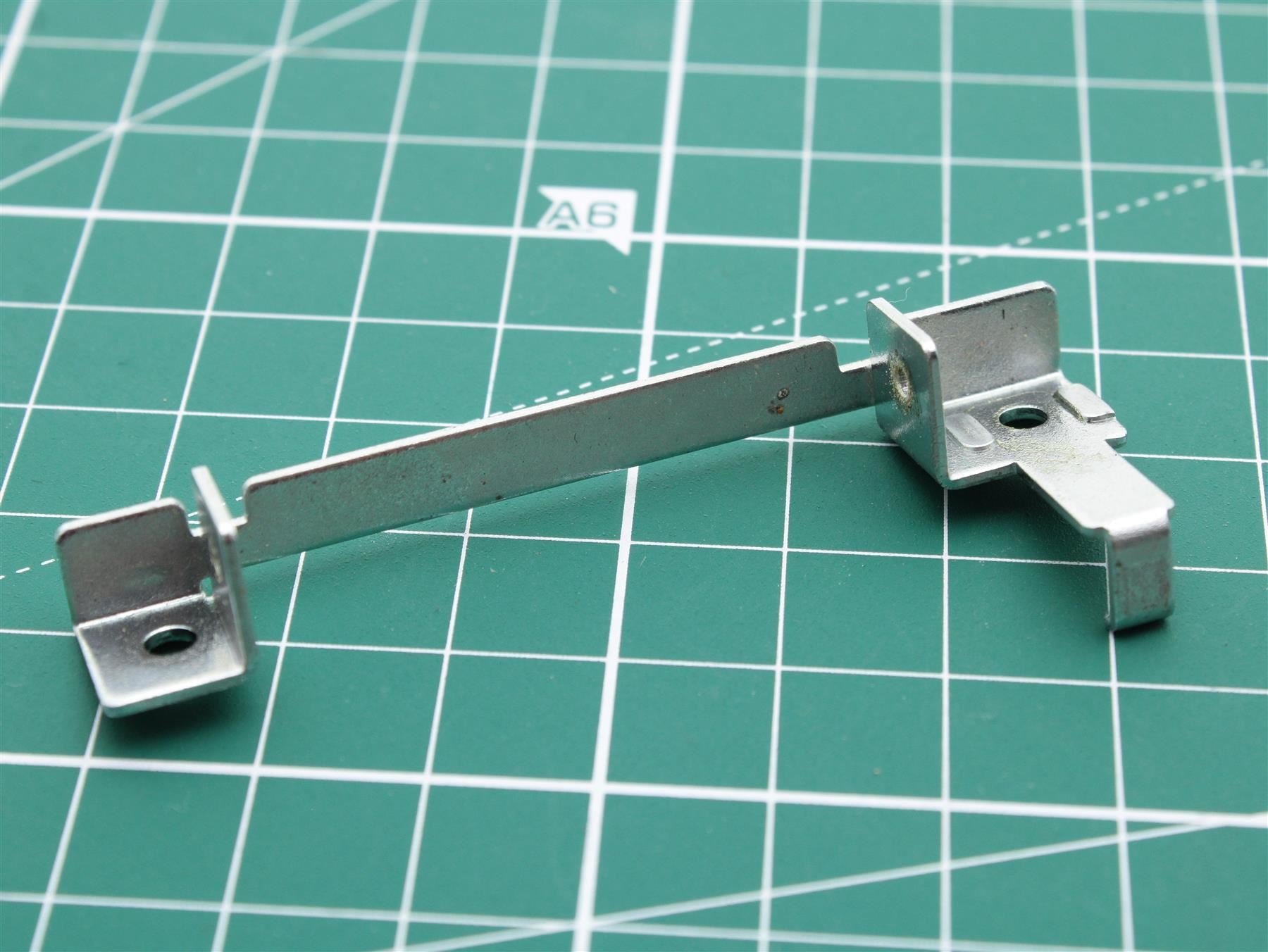 Bang & Olufsen Beocenter 2200 (Bracket) Part Position: 22044