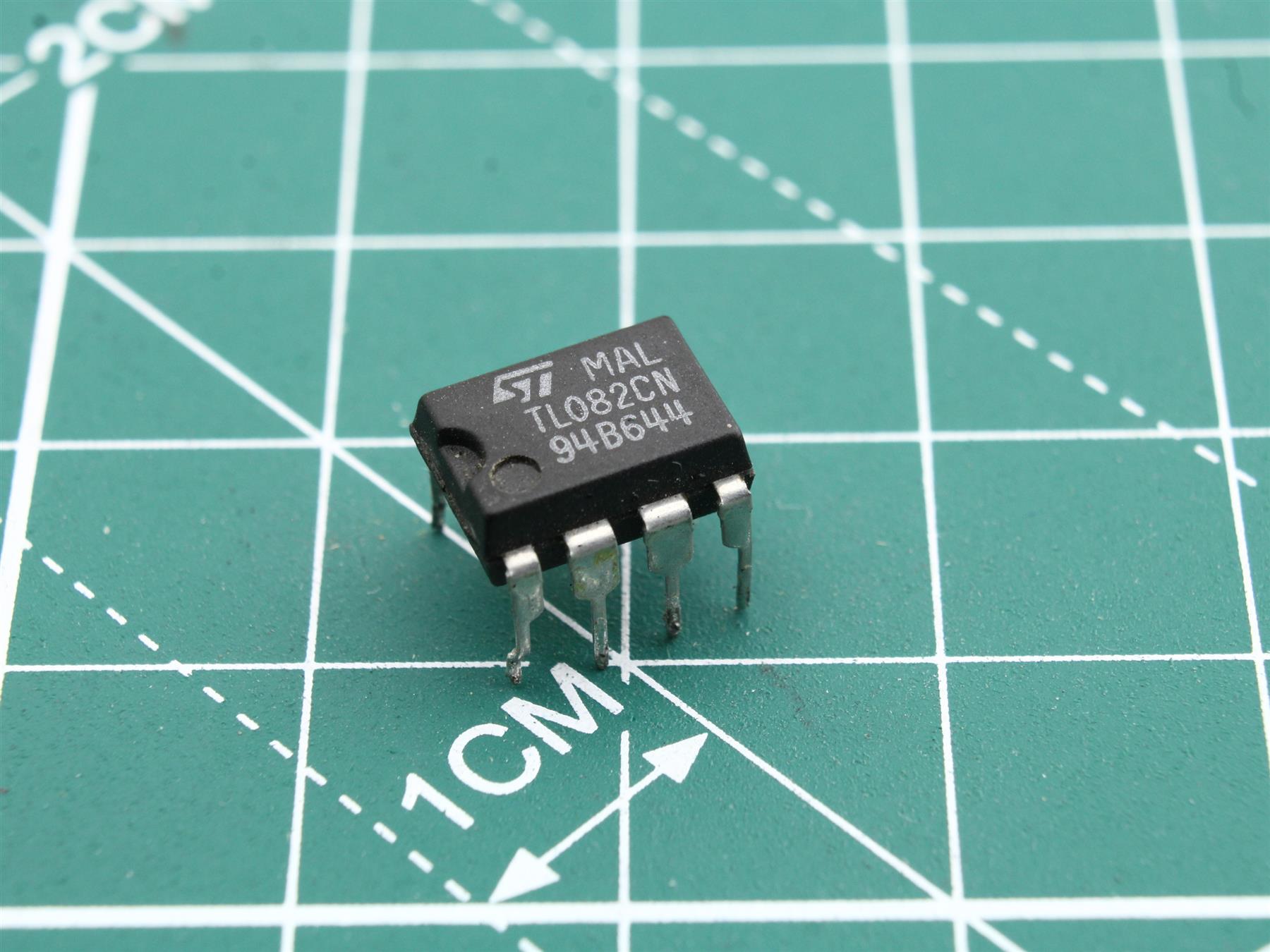 TL082CN integrated circuit