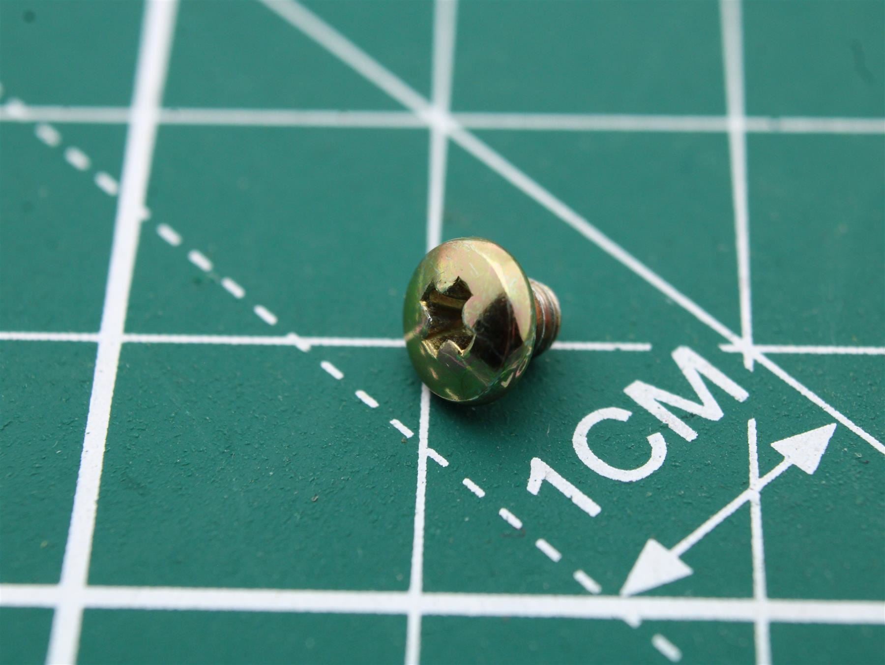 Screw for Yamaha CDX-497 Mechanism Cd (Position 29)