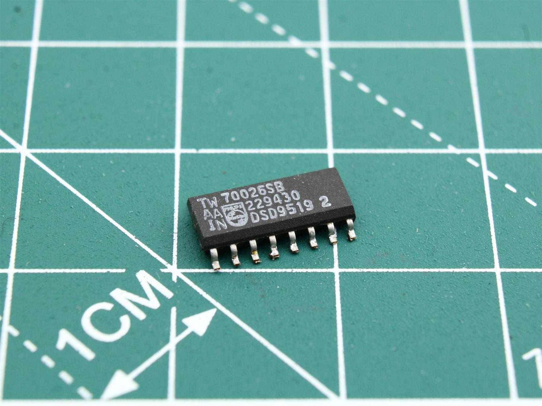 70026SB integrated circuit FORD 2003R