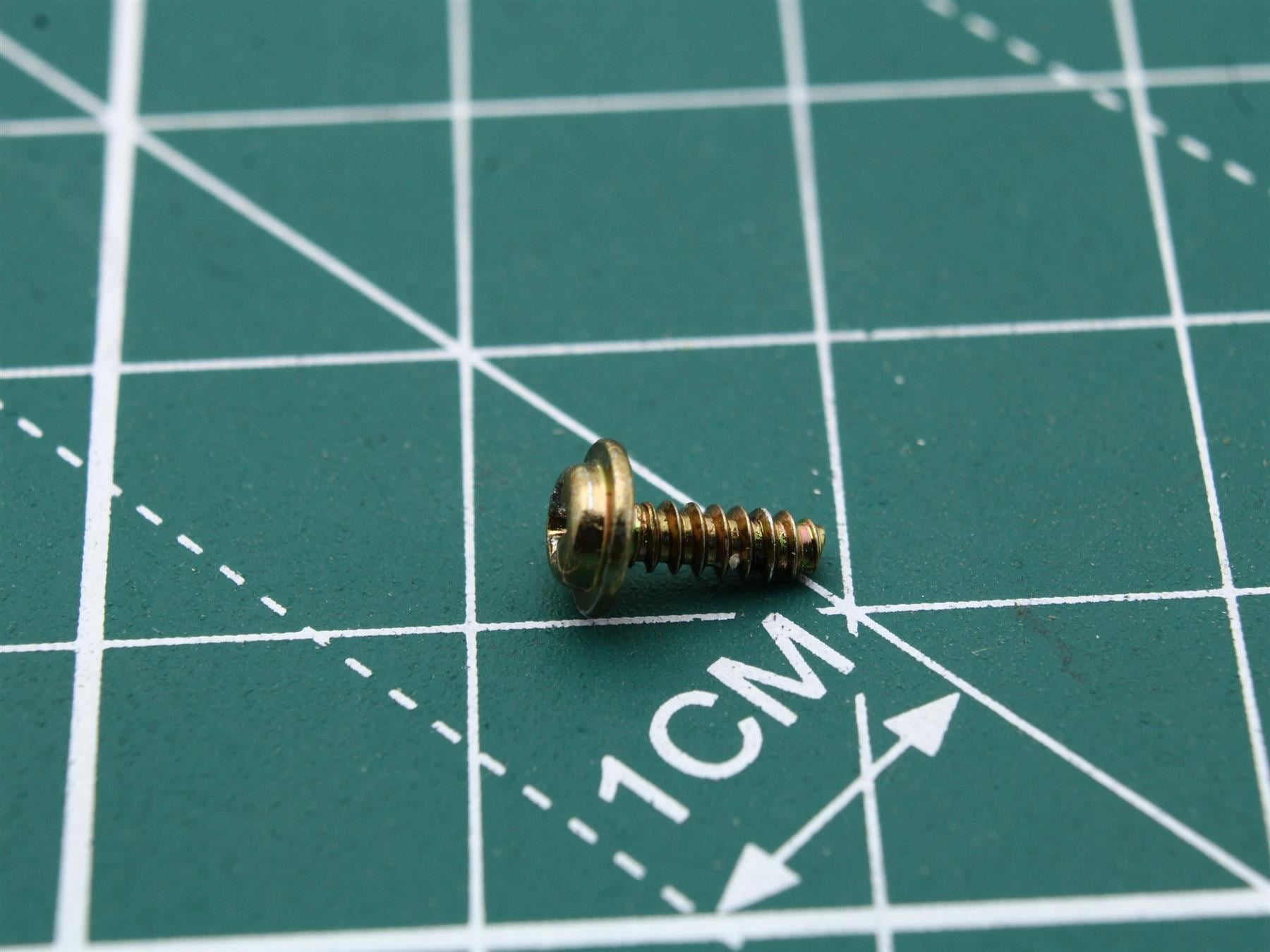 Screw for Technics RS-AZ6 (Position 139)