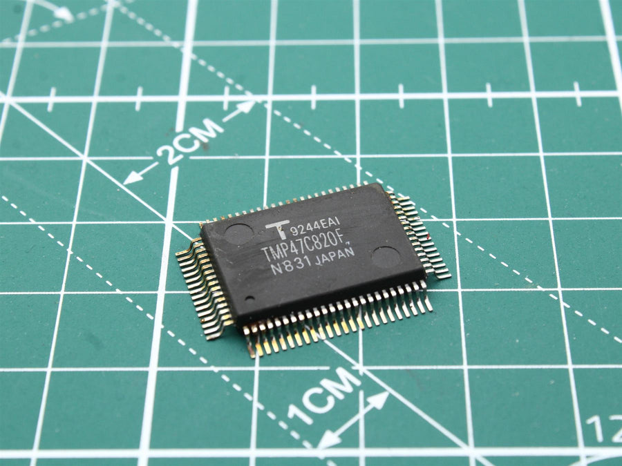 TMP47C820F-N831 circuit integrat AIWA CADW550