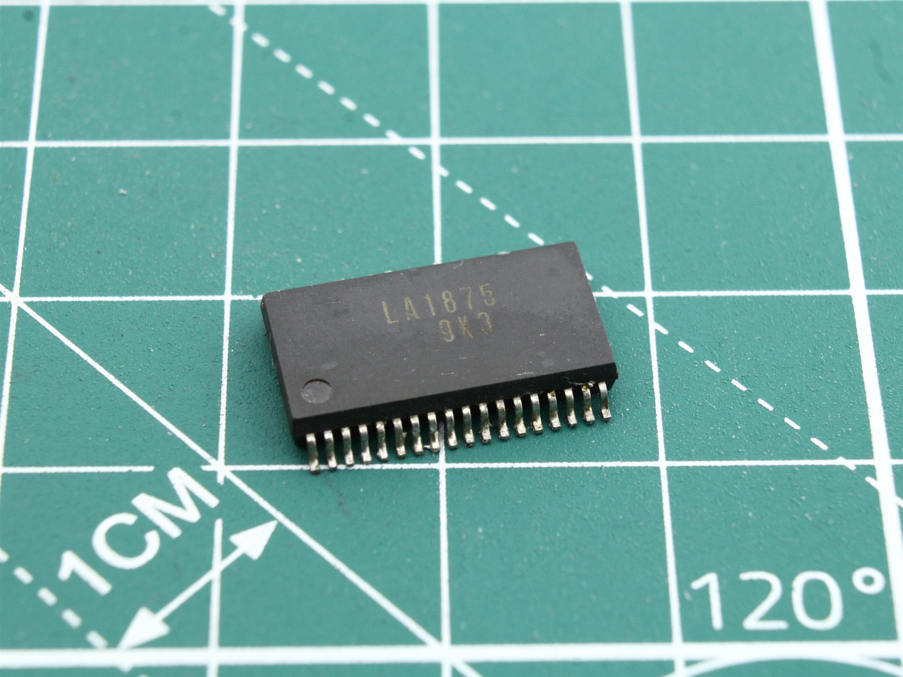 LA1875 integrated circuit