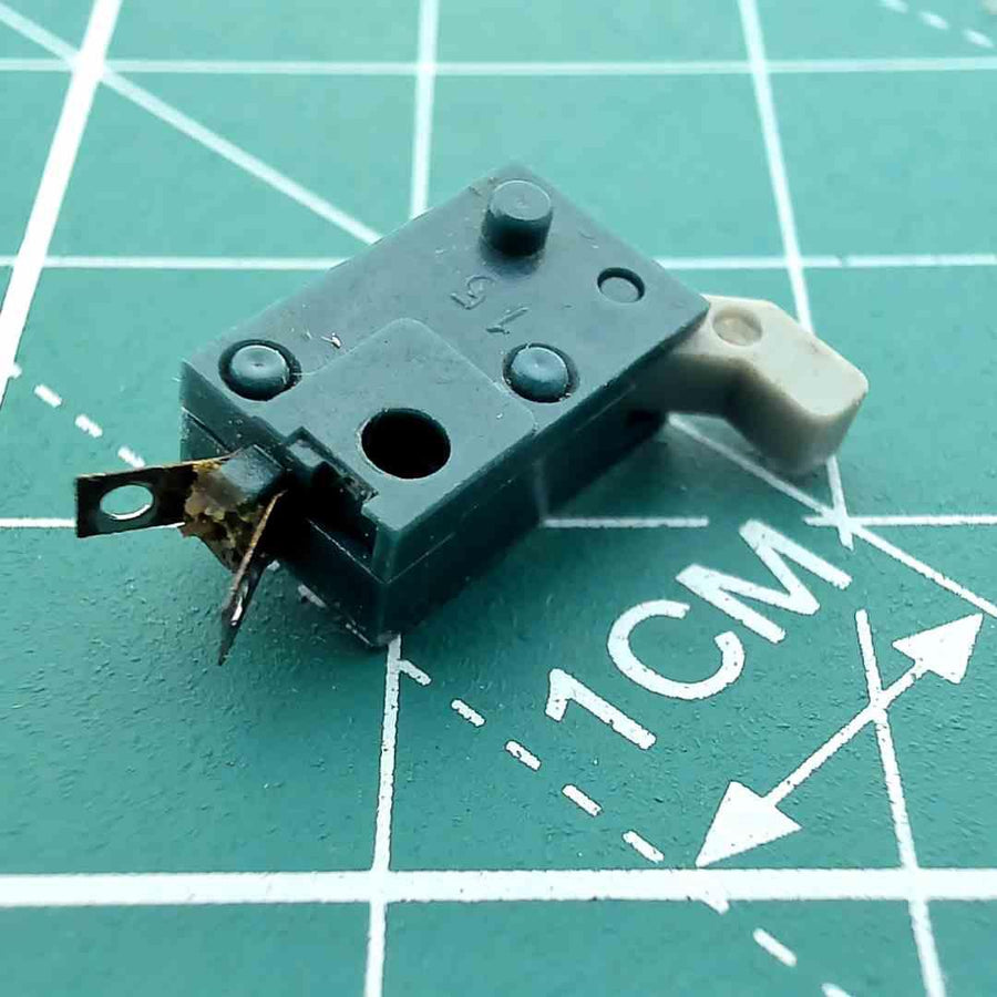 Microîntrerupător W01043 pentru echipamente audio vintage