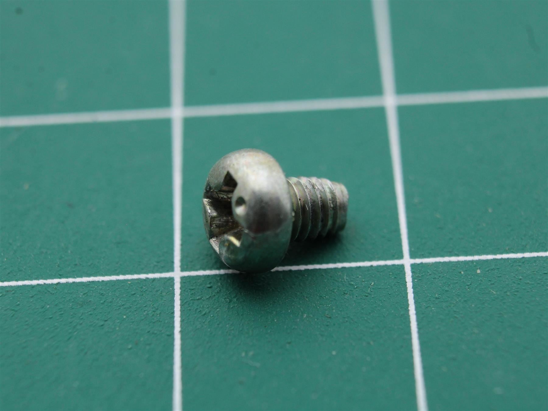 Bang & Olufsen Beocenter 2200 (Screw) Part Position: 22041