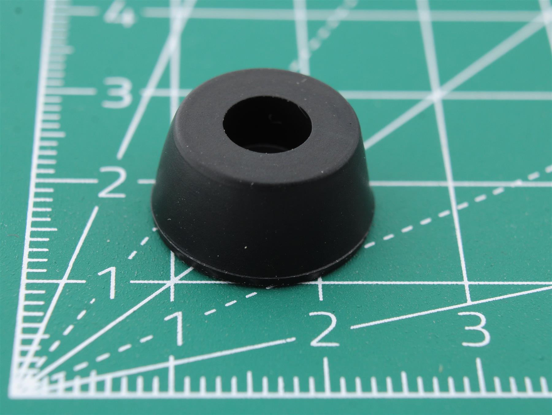 Pé redondo de borracha com orifício Ø3,0mm Base Ø16,0mm