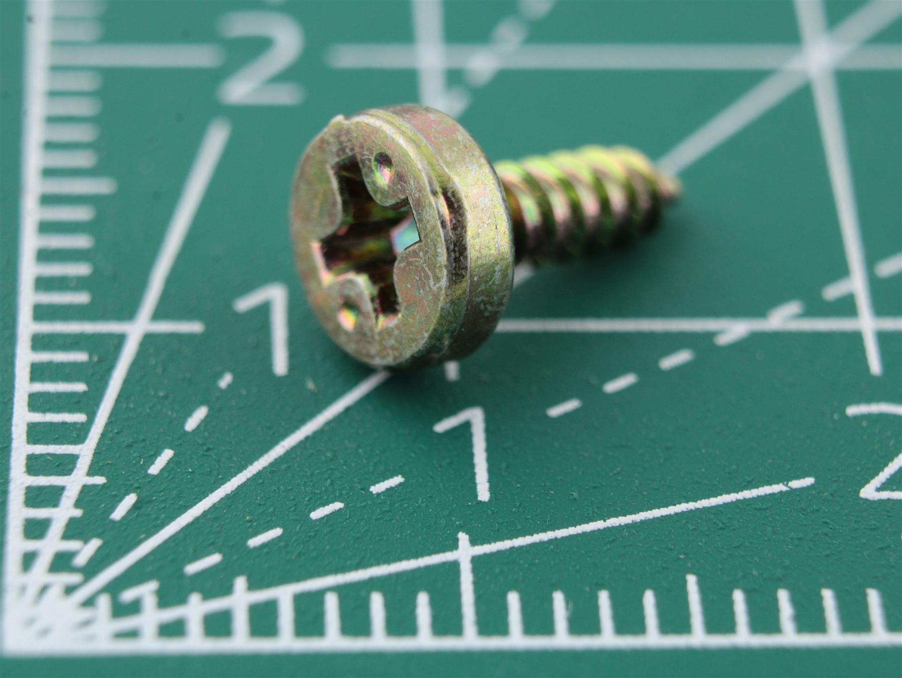 Custom Screw M2.5 x 9.8 for Vintage Audio Equipment (Sony TCD505)