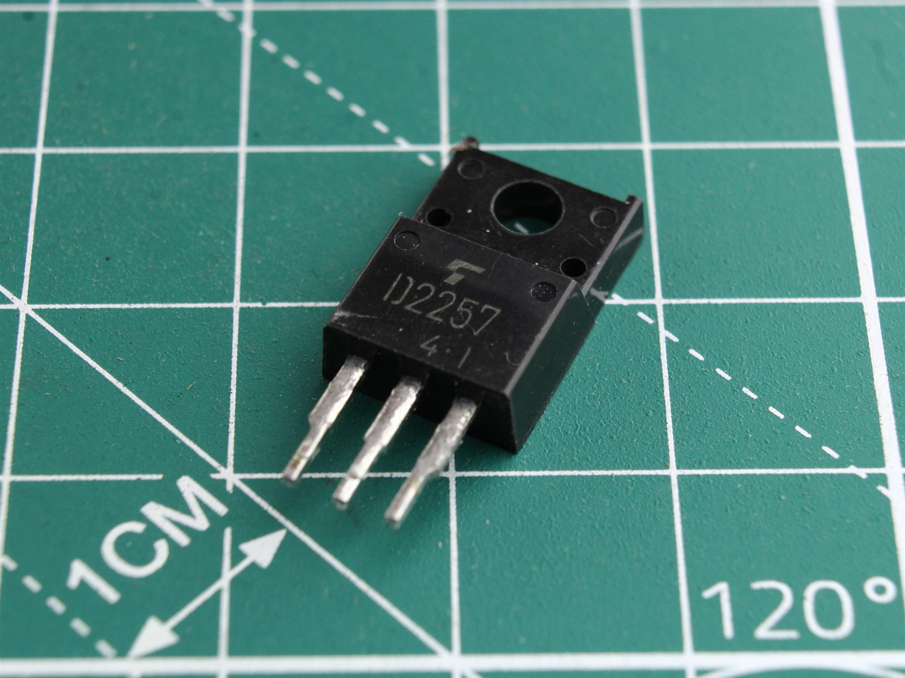 D2257 Transistor 2SD2257