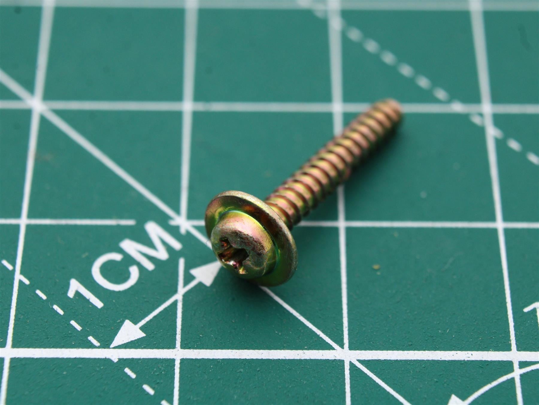 Screw for Yamaha CRX-E400 Mechanism Cd (Position 19)