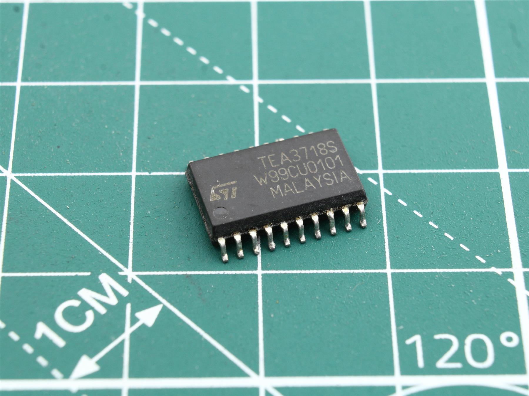 TEA3718S integrated circuit