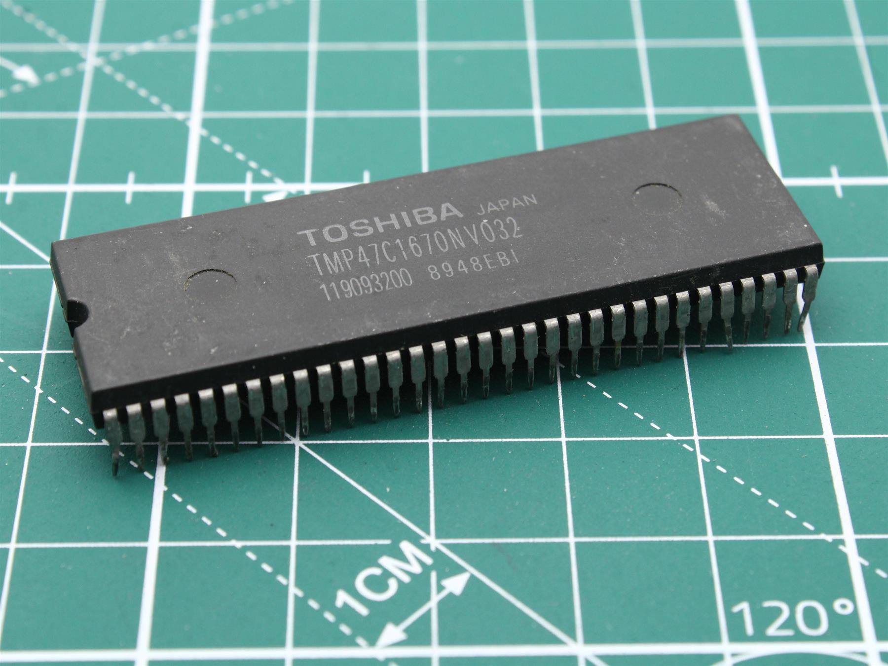 TOSHIBA TMP47C1670NV032 Integrated Circuit