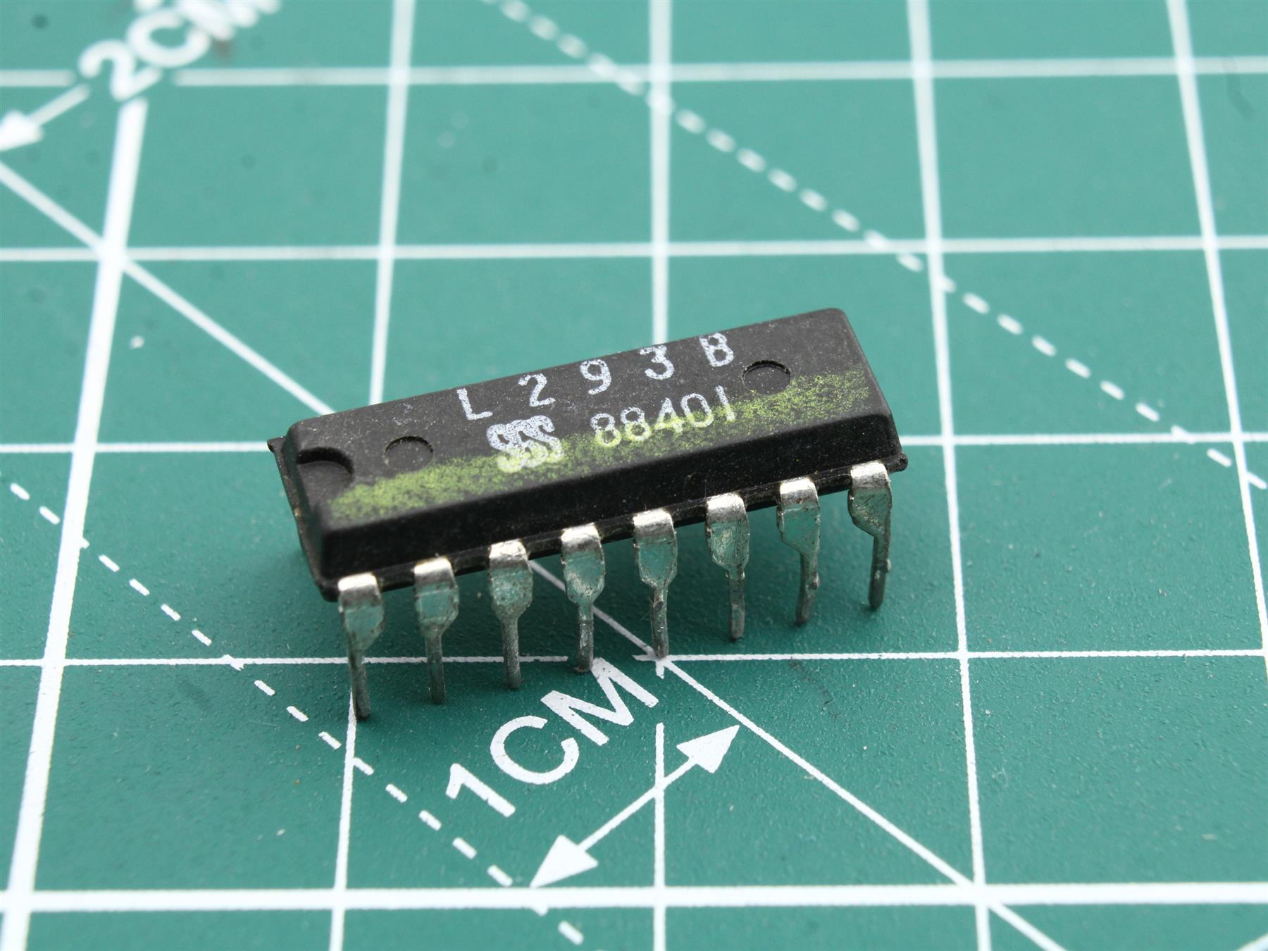 L293B integrated circuit