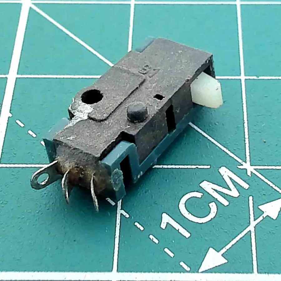 Microîntrerupător W01069 pentru echipamente audio vintage