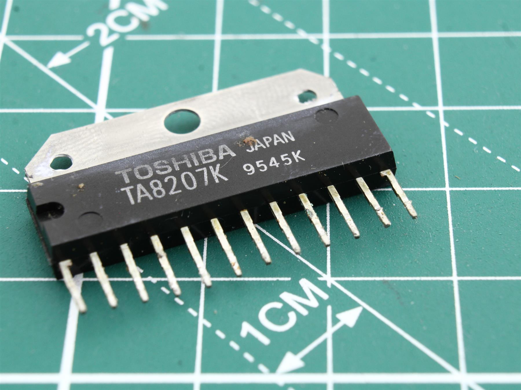 TA8207K TOSHIBA integrated circuit