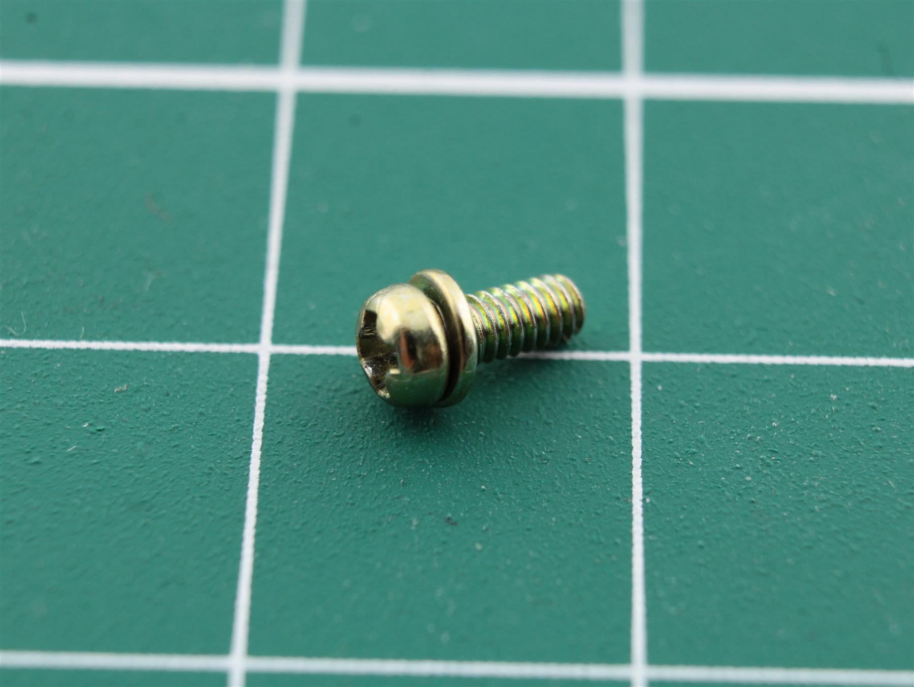 Bang & Olufsen 2036042 – Screw 2×5 mm Genuine Reconditioned P