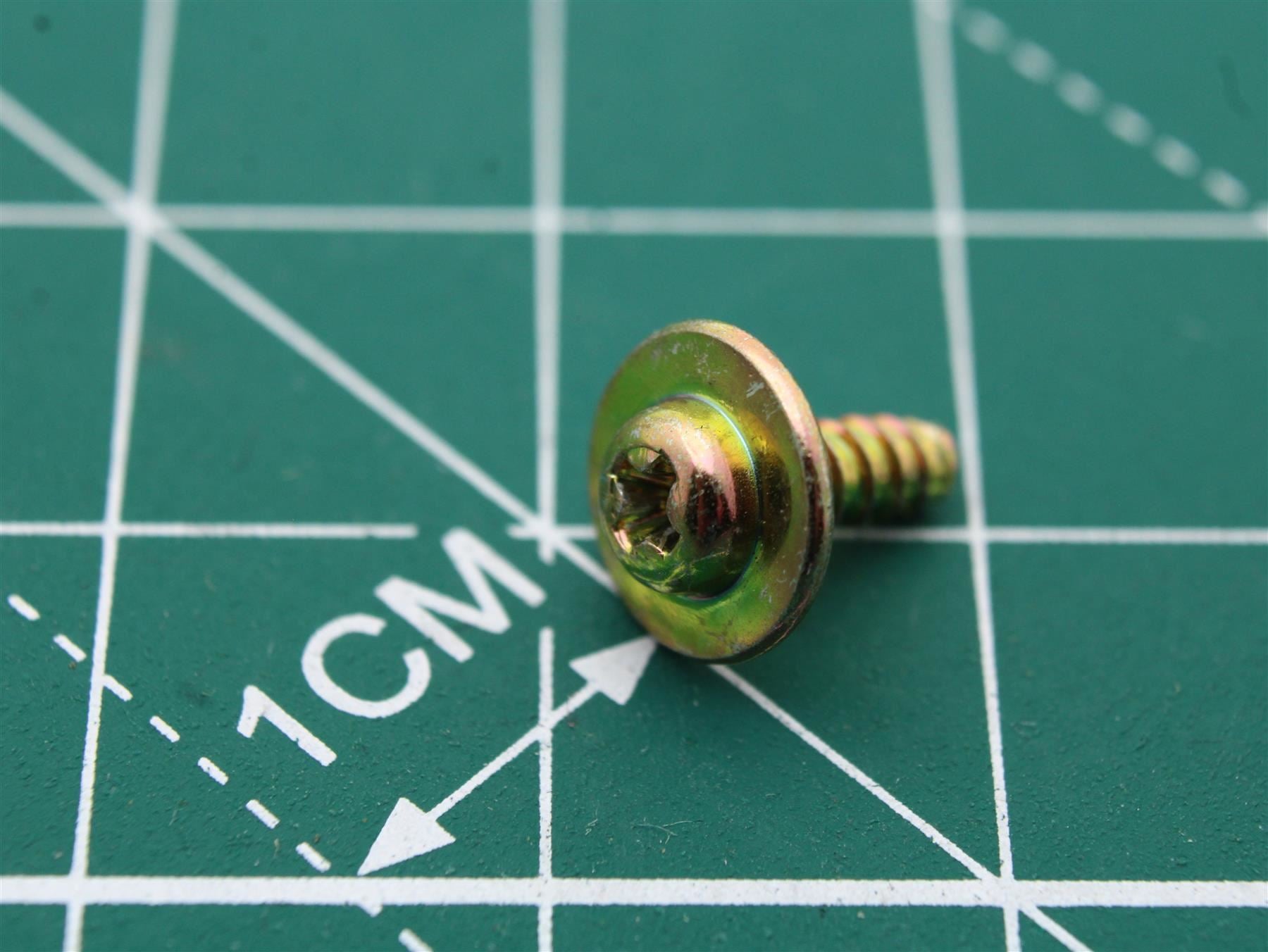 Screw for Yamaha CDX-E200 Mechanism Cd (Position 06)